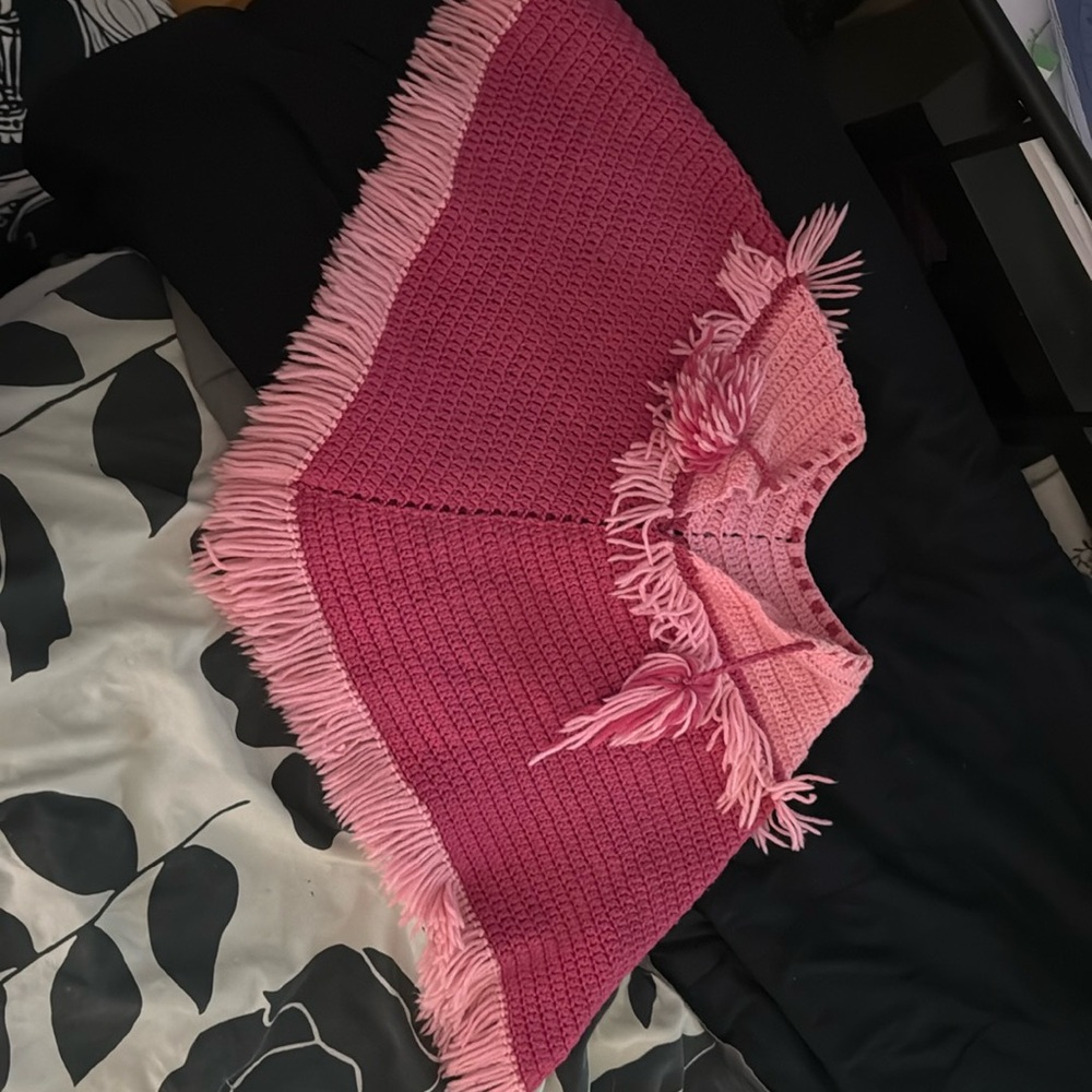 Light and dark pink knit shawl